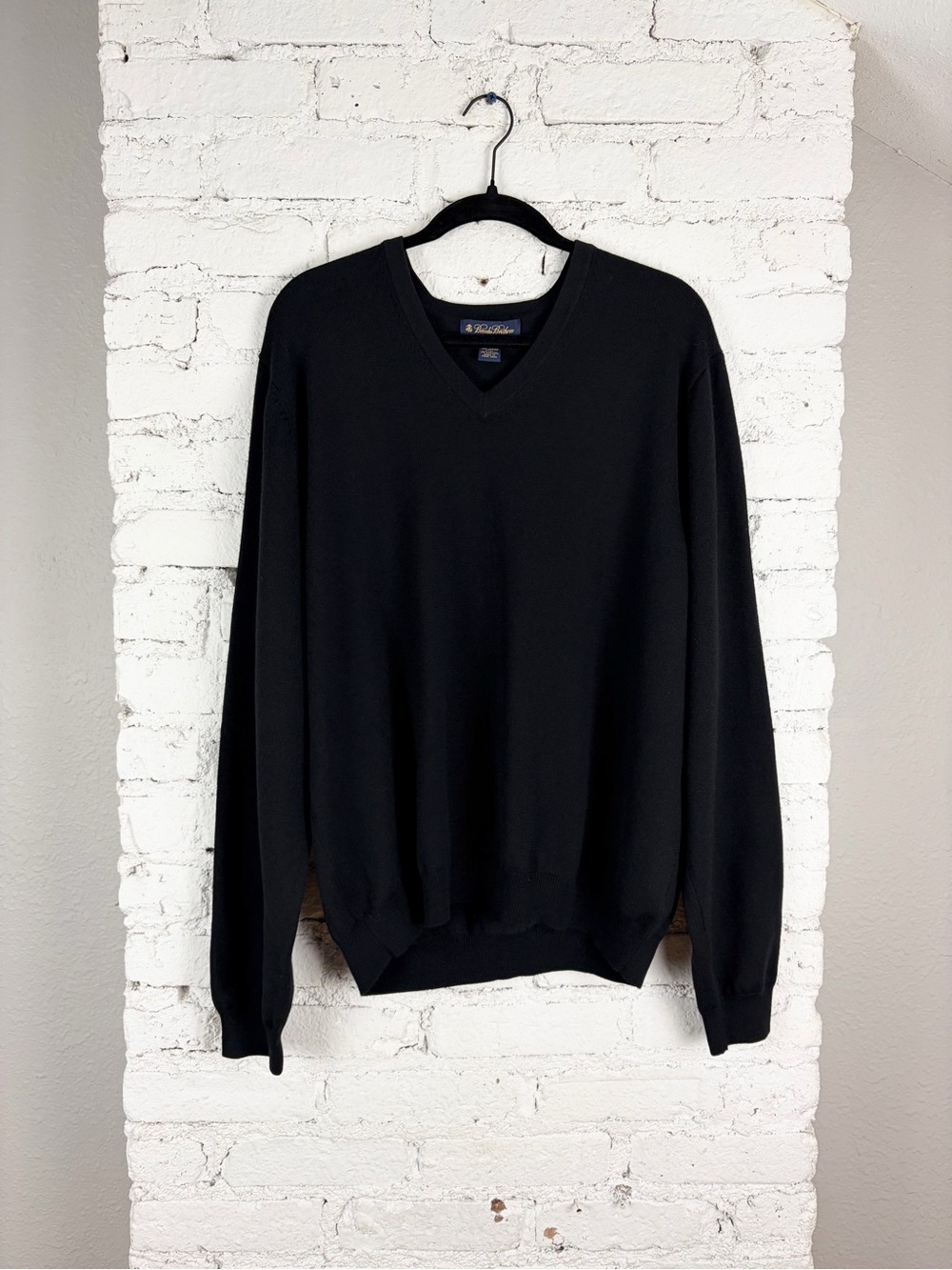Brooks Brothers Black V Neck Pullover Sweater Merino Wool Blend Men’s Large